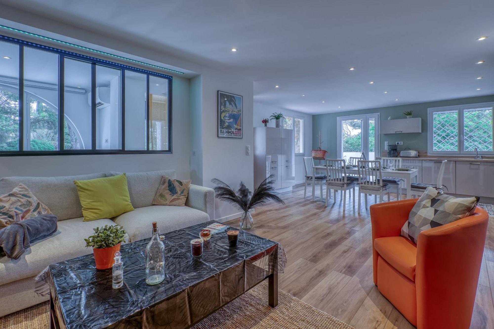 Location Avec Piscine & Parking Prive A Holiday home